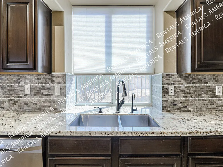 20669 N 41st Ln — Photo 7