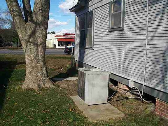 2nd image of 1615 Washington Blvd