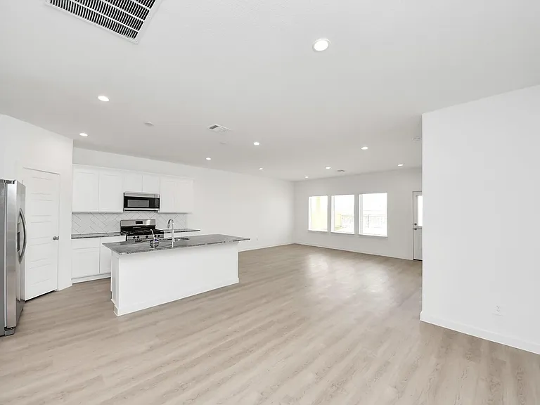 8550 Tropical Breeze Way — Photo 24