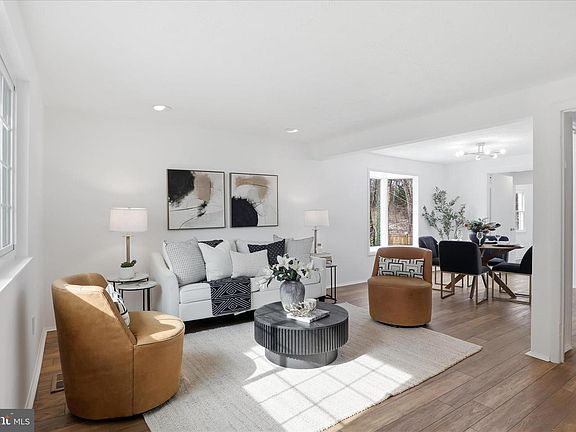 5th image of 9810 Oleander Ave