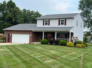 298 Hickory Ln, Salem, OH 44460