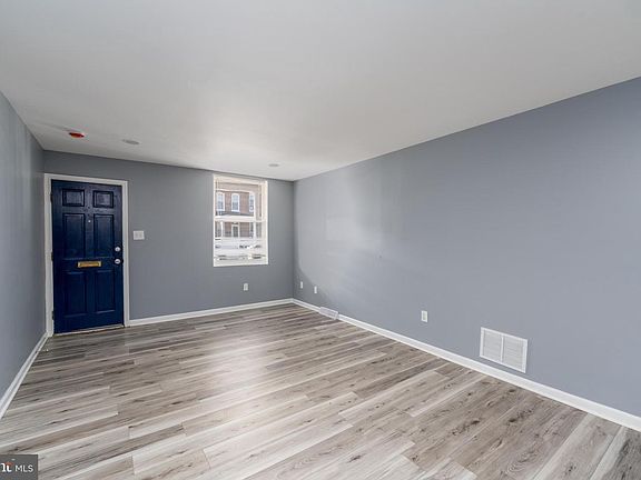 2nd image of 2646 Lauretta Ave