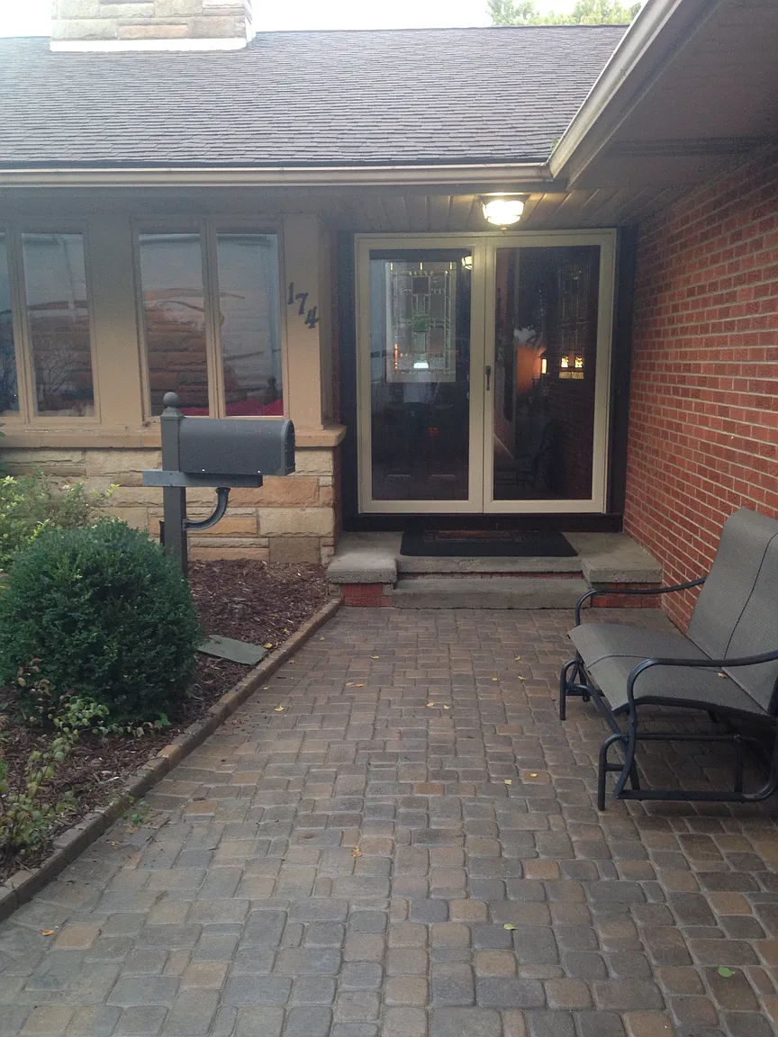 174 Lincoln St photo 1