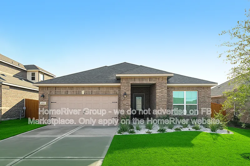 3 bed, 2.0 bath, 1389 sqft, $2,195 — Photo 1