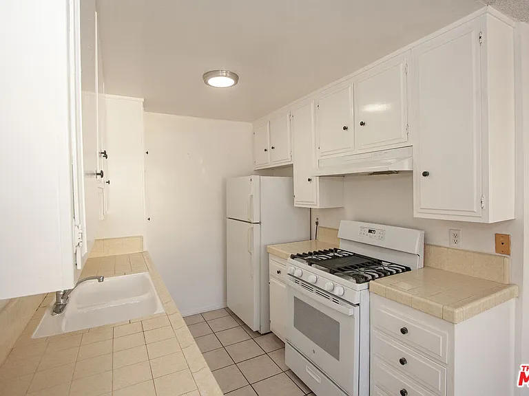 11515 Ohio Ave #3 — Photo 6