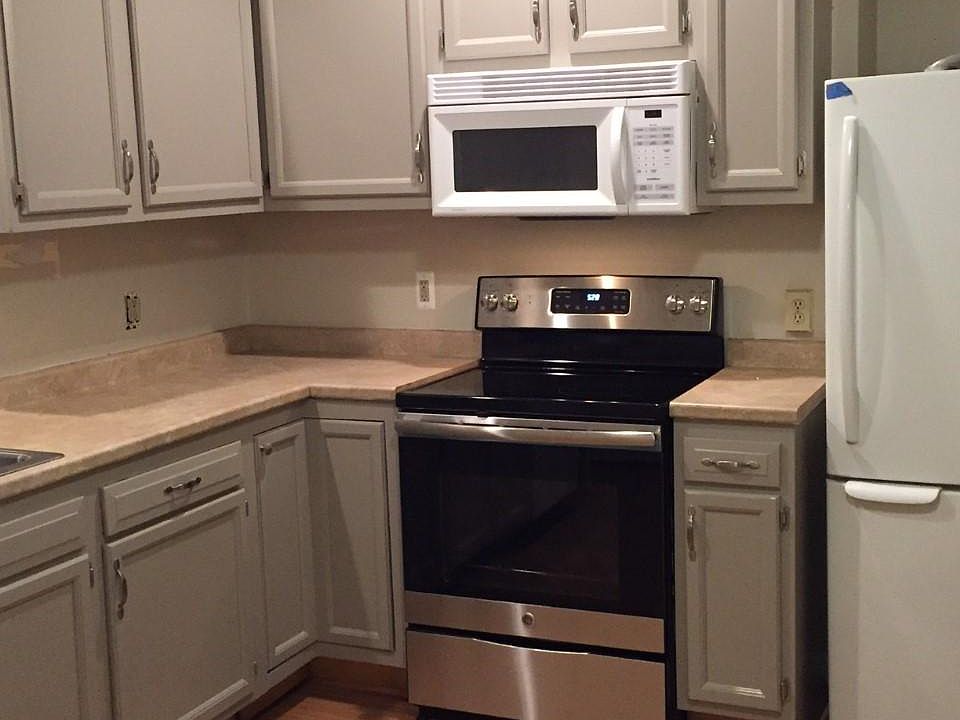 2nd image of 93 Woodford St #1
