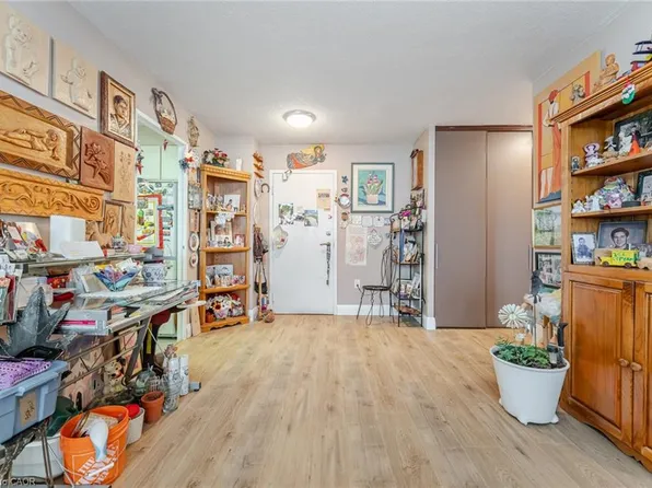 541 Blackthorn Ave #1110, Toronto, ON M6M 5A6