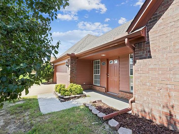 4th image of 4314 Ravenwood Park W