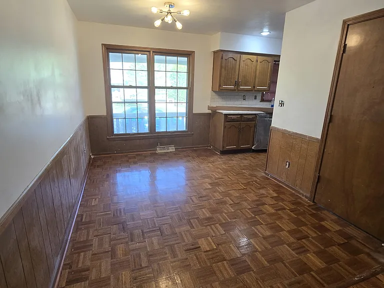 5900 Larson Ave — Photo 6