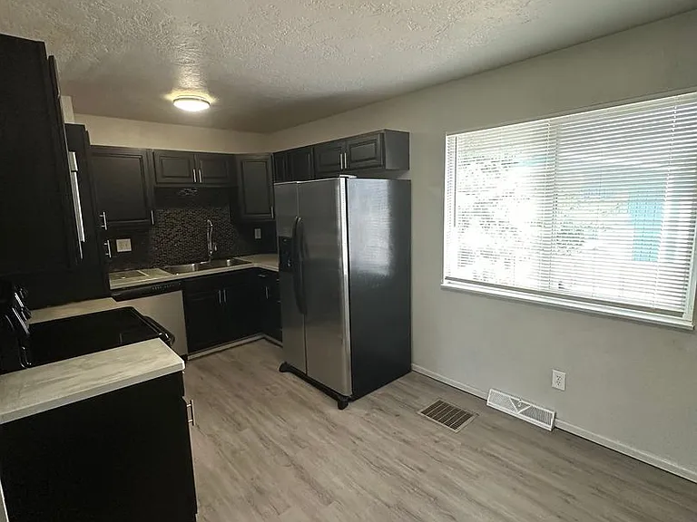 306 Lincoln Ave — Photo 4
