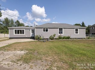 1104 S Drent Rd, Muskegon, MI 49442