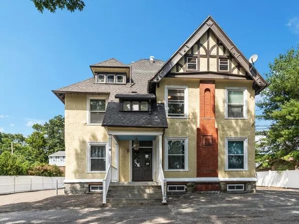 24 Whitehead Ave, Lowell, MA 01852