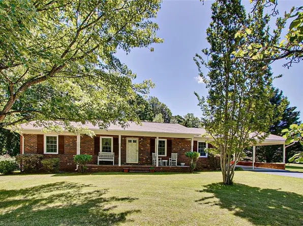 1232 Appaloosa Trl, Asheboro, NC 27205