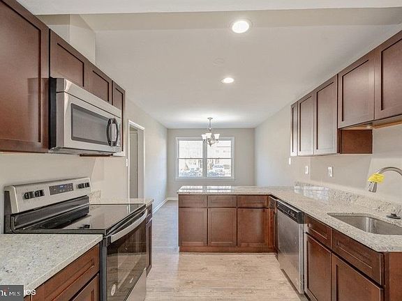 4th image of 212 Westdale Dr