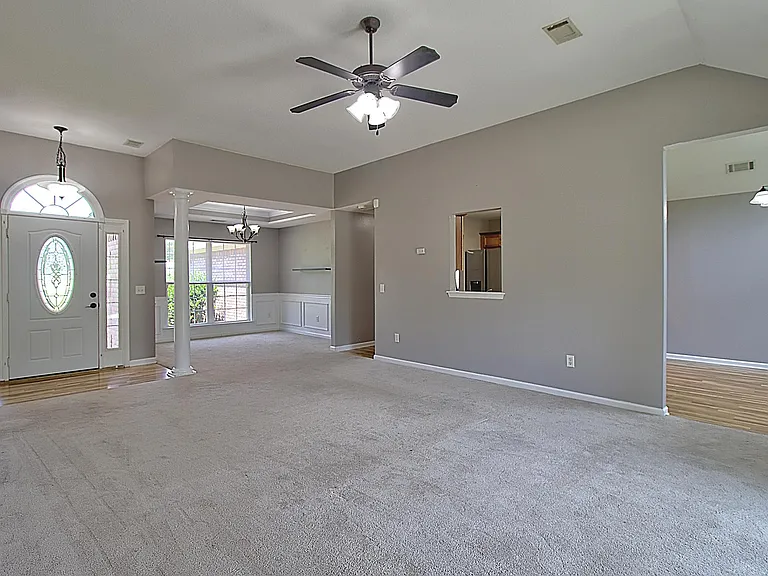 403 Banks St — Photo 6