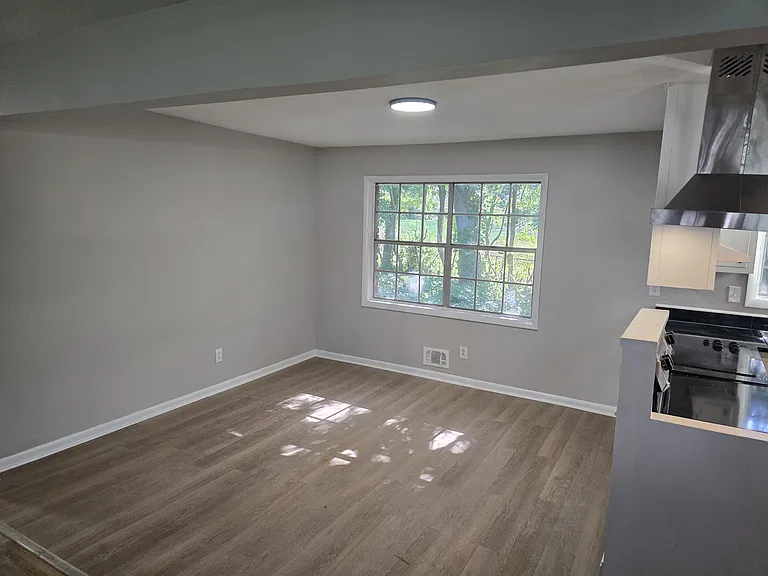 1102 Shoreham Dr — Photo 6