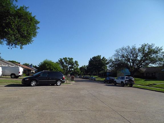 5th image of 2129 Highwood Dr