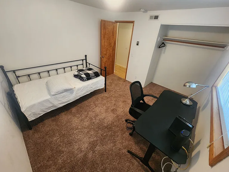 520 SE Highland Way — Photo 14