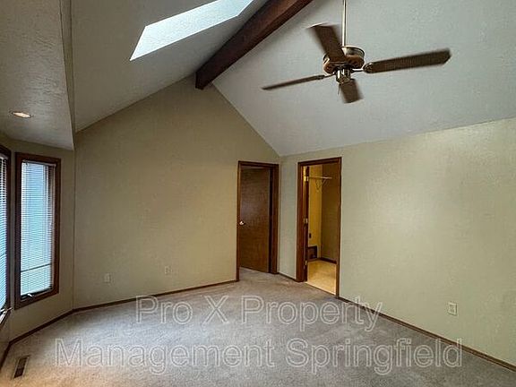 3rd image of 510 E Elm St