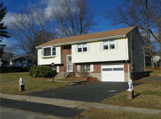 4 Robidoux Rd, Plainville, CT 06062