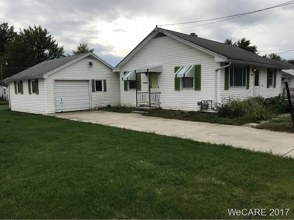 1390 E Market St photo 1
