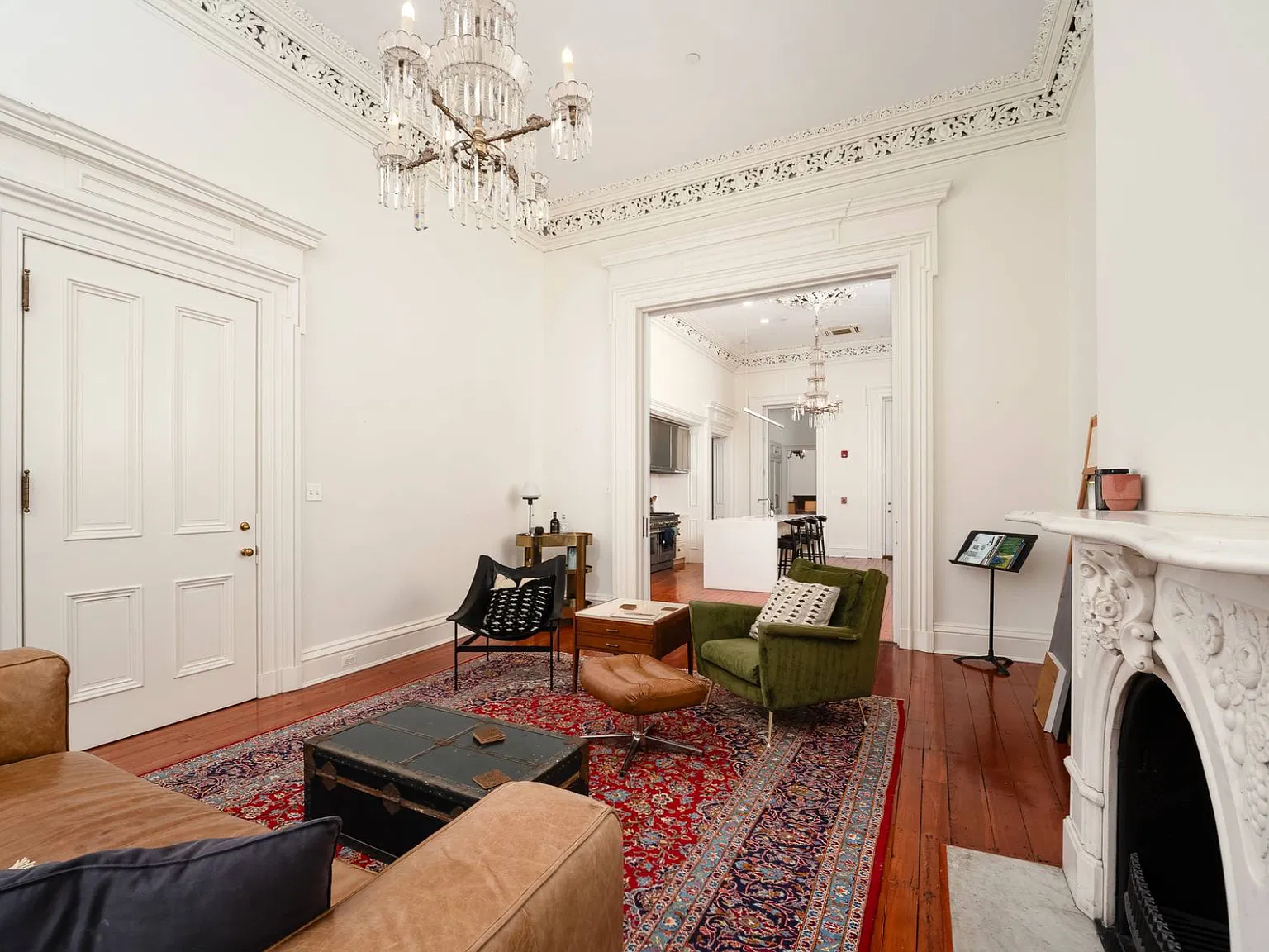 3 bed, 2438 sqft, $4,000 — Photo 3