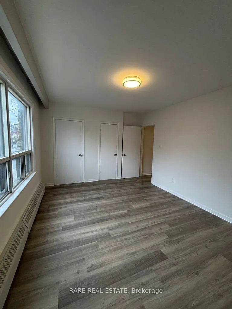 Building Photo - 265 Augusta Ave #1
