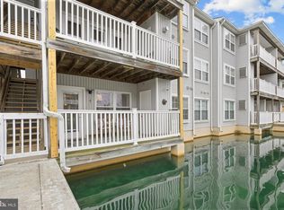 800 Waters Edge Dr, Newark, DE 19702