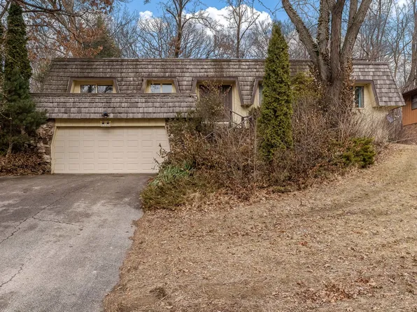 5154 Crofton Dr, Rockford, IL 61114