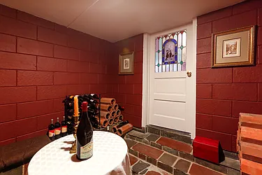 Sold by E Realty International Corp