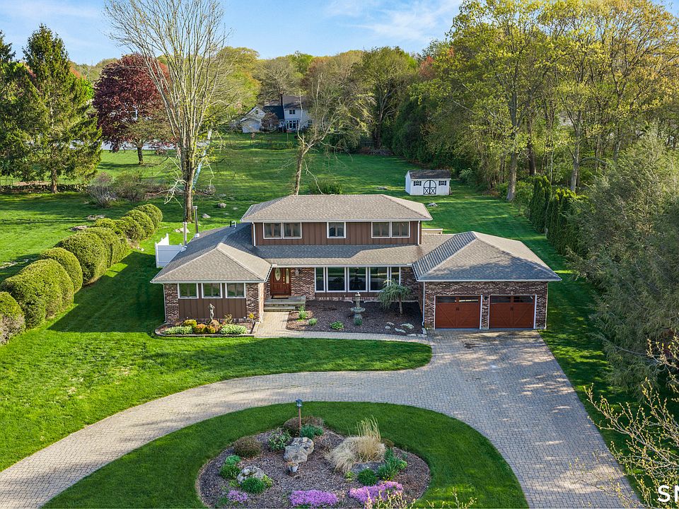 1st image of 24 Colonial Drive