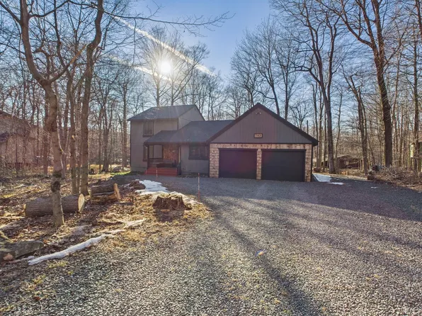 193 Elk Run Rd, Pocono Lake, PA 18347