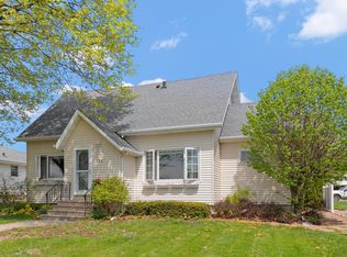 136 3rd St SW, Blooming Prairie, MN 55917