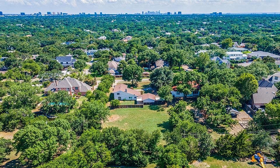 2nd image of 6639 Willow Ln