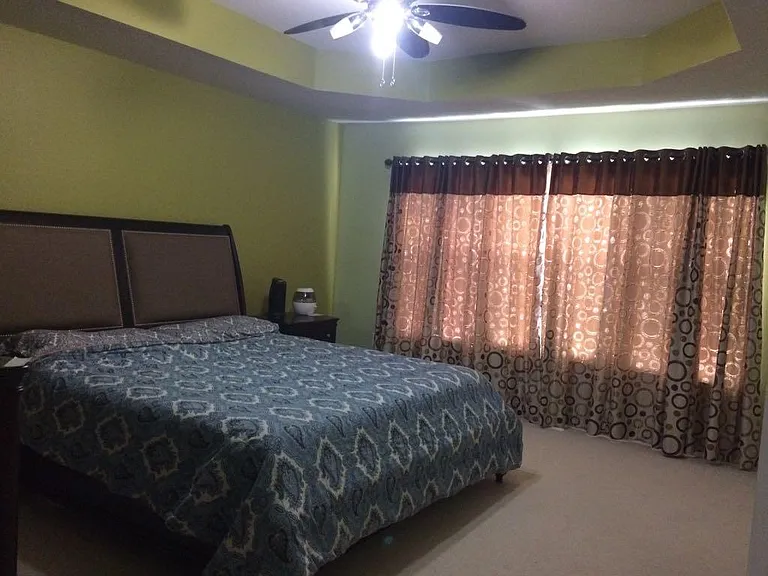 4240 Clybourne Ln — Photo 8