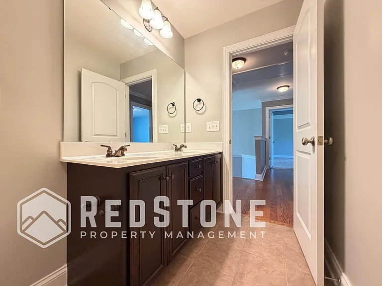 1823 Buxton Way — Photo 37