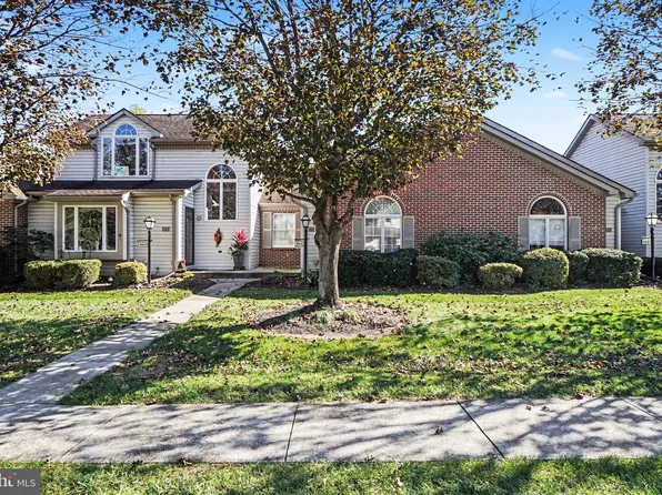 105 Strayer Dr, Carlisle, PA 17013
