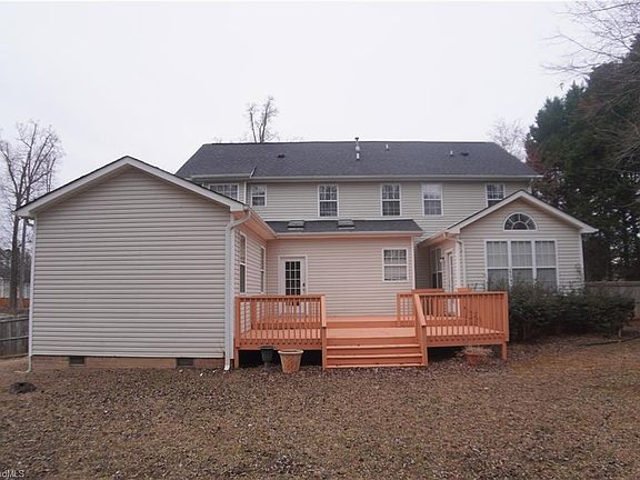 3rd image of 4324 Clovelly Dr