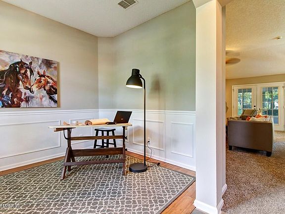 5th image of 11713 Chestnut Oak Dr E