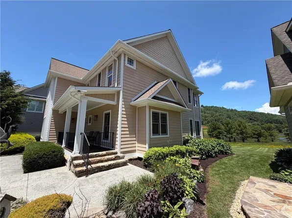 2261 Eastgate Dr E, Hiawassee, GA 30546