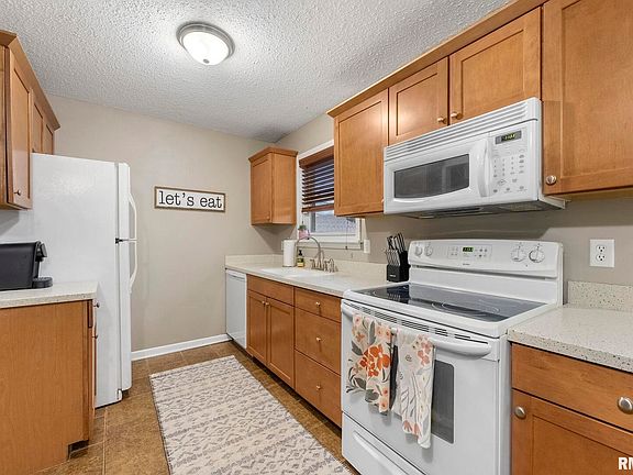 4th image of 3327 Adams St