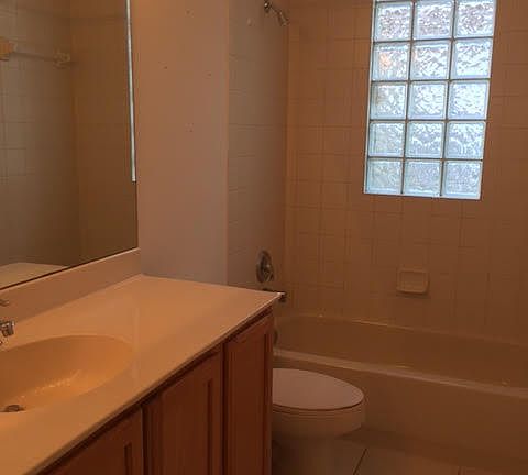 4th image of 7218 Shady Grove Ln