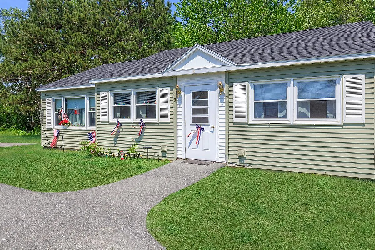 Edgelawn Duplexes — Photo 4