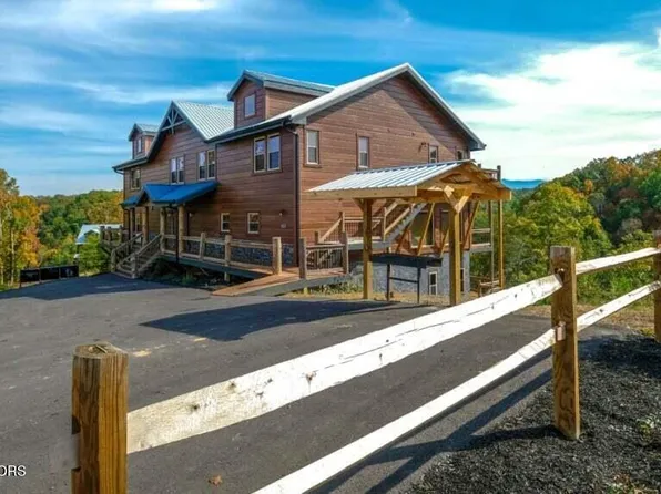 1481 Sleepy Valley Ln, Sevierville, TN 37876