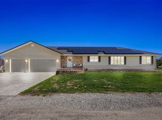 311 Charles St SE, Blairstown, IA 52209