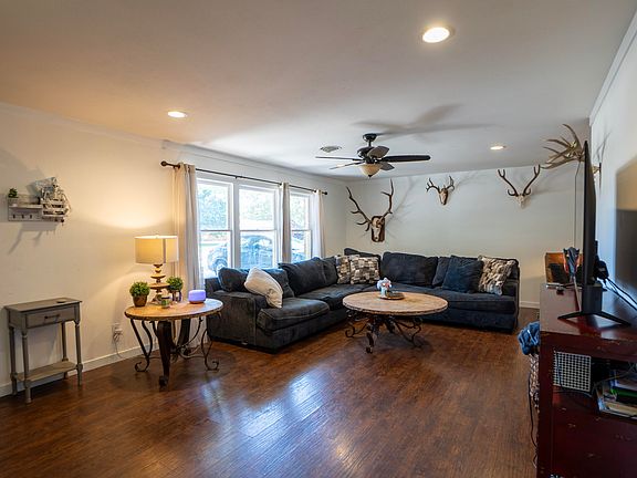 4th image of 3604 48th St