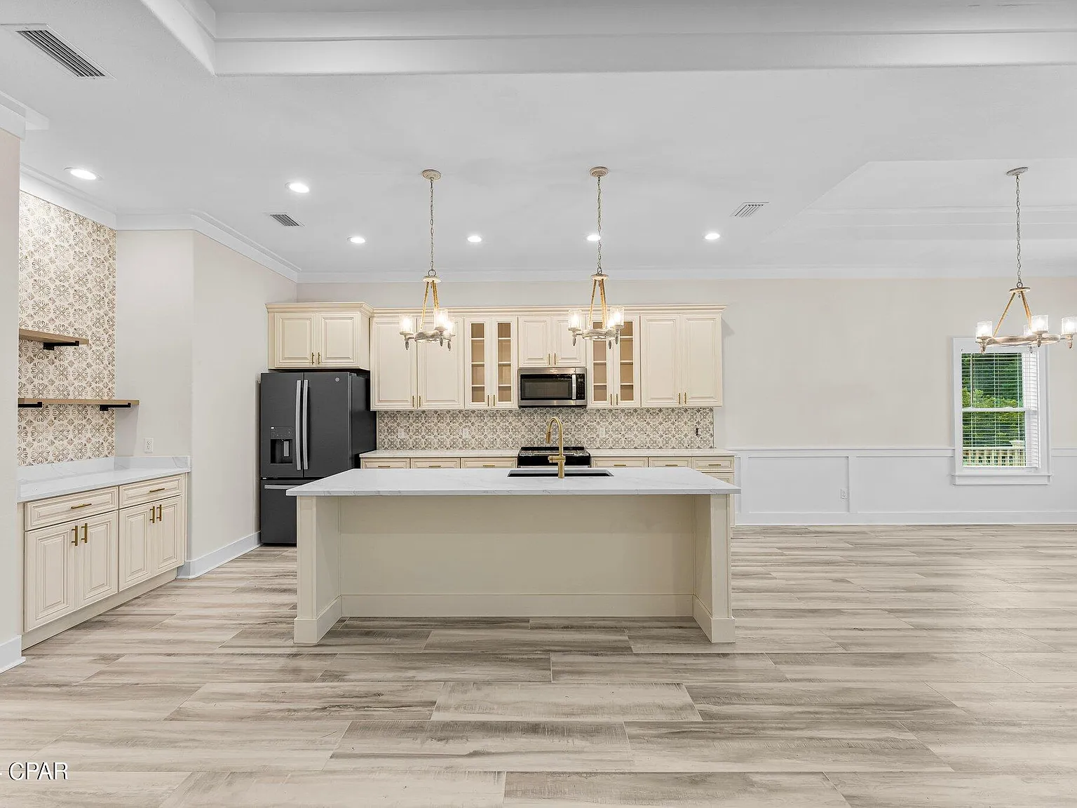 4 bed, 1950 sqft, $3,200 — Photo 4