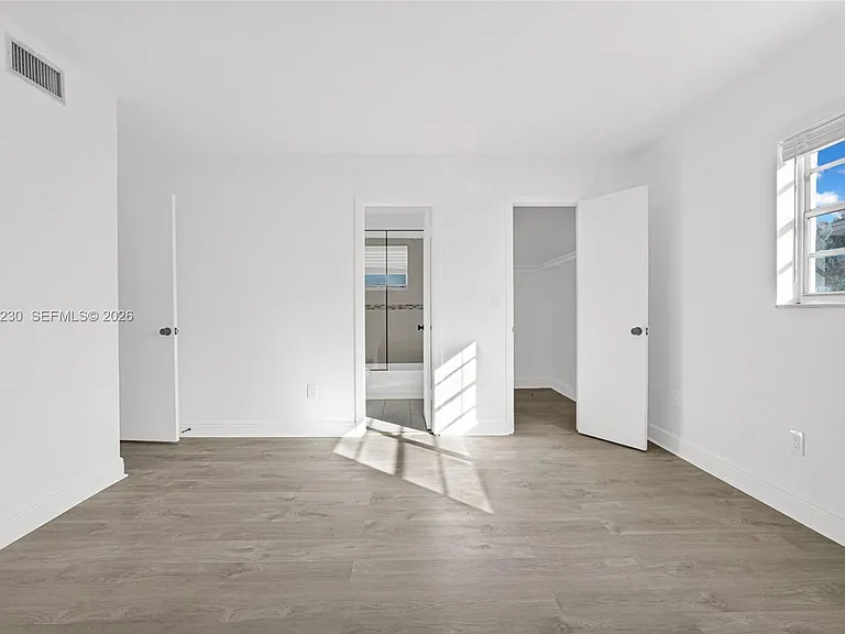8295 NE Miami Ct #4 — Photo 15
