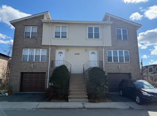 2450 7th St #B, Fort Lee, NJ 07024