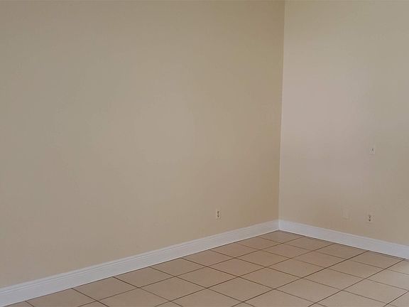 4th image of 317 Ashbourne Dr